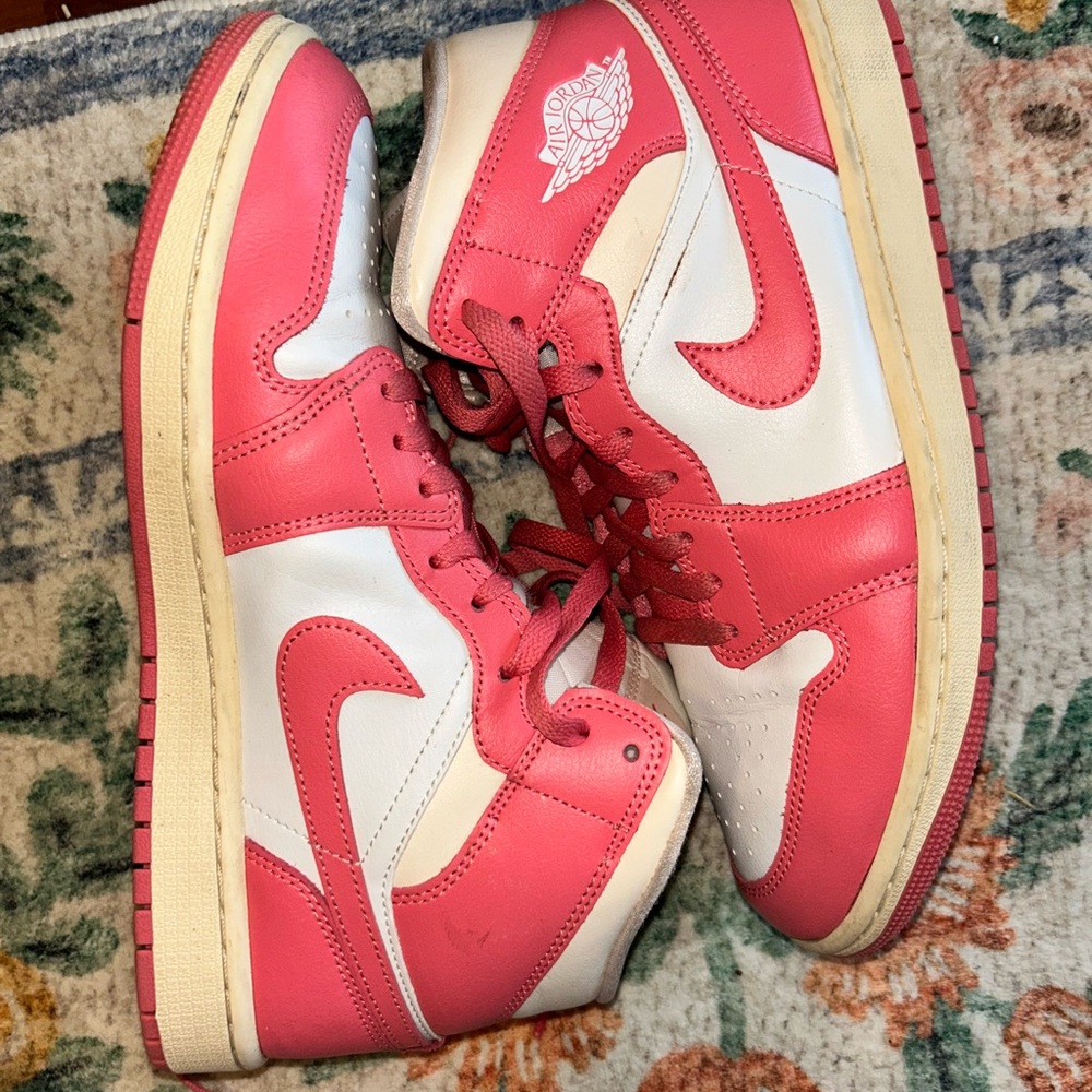Jordan Women’s Athletic Shoes Pink White - Picture 2 of 10